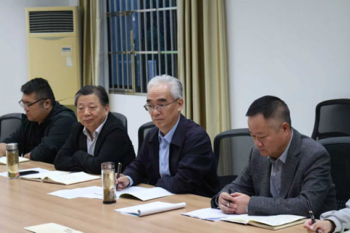 20251021：党团学工-安全工作会议-3 更改后.png