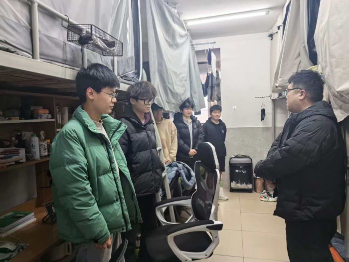 20260306：学院新闻-带队查寝-3 更改后.jpg