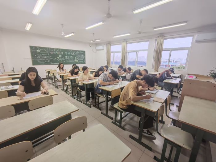 20260513：教育教学-学委座谈会-2 更改后.jpg