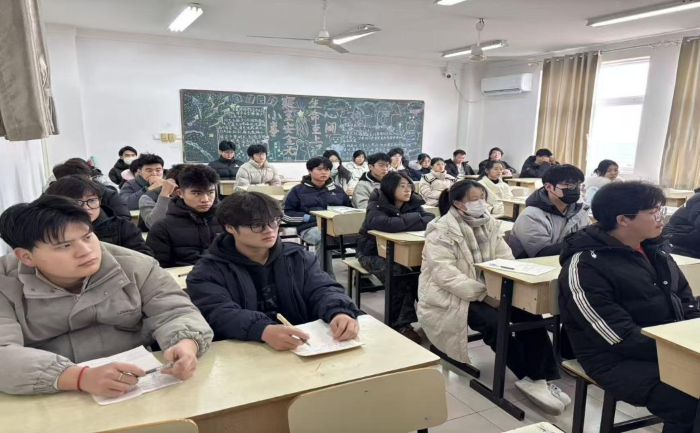 20260108：党团学工-青苗班专题课-3 更改后.png